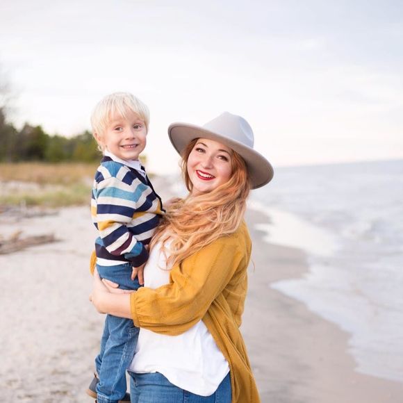 Meet your Posher, Katie - Picture 1 of 1